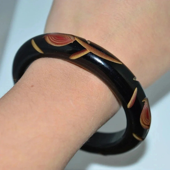 Carved Bakelite Bracelet - Picture 1 of 6